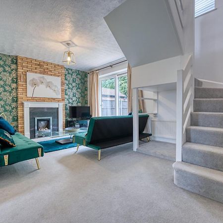 Capri 13 Sa - 3 Bed House, Close To Loughborough University & M1 Motorway, Free Wifi, Big Garden, Ample Parking- Ask For Contractor Rates! Εξωτερικό φωτογραφία