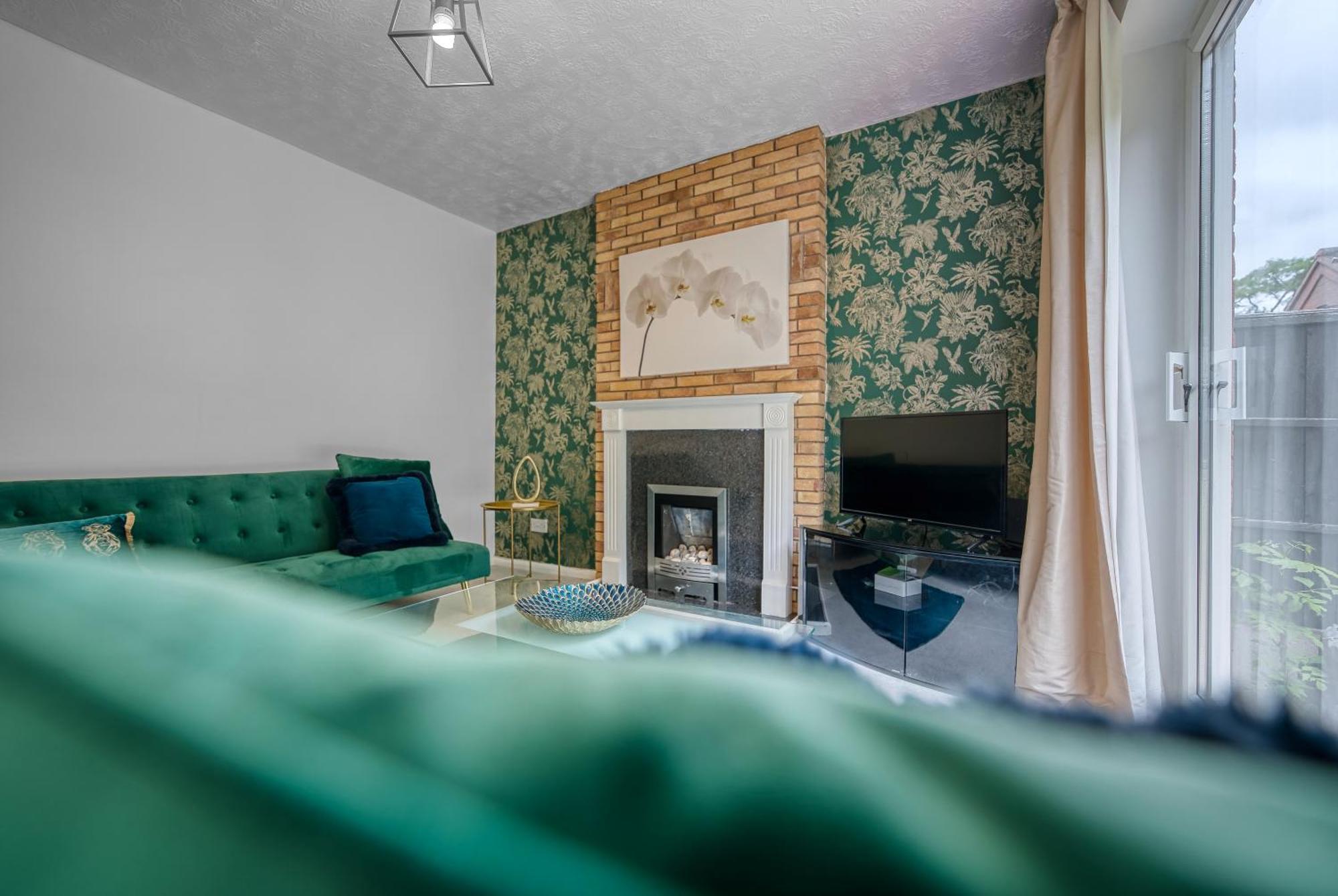 Capri 13 Sa - 3 Bed House, Close To Loughborough University & M1 Motorway, Free Wifi, Big Garden, Ample Parking- Ask For Contractor Rates! Εξωτερικό φωτογραφία