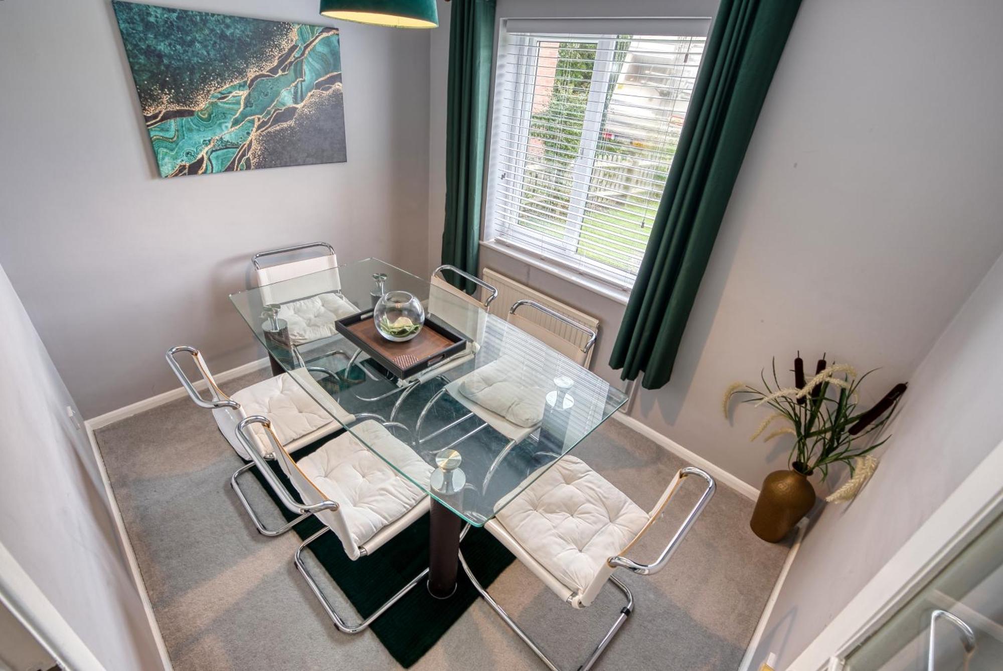 Capri 13 Sa - 3 Bed House, Close To Loughborough University & M1 Motorway, Free Wifi, Big Garden, Ample Parking- Ask For Contractor Rates! Εξωτερικό φωτογραφία